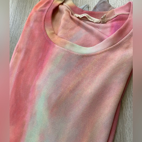 Soft Surroundings Bermuda Bay Watercolor Sweatshirt Top With Side Slits … - Picture 4 of 15